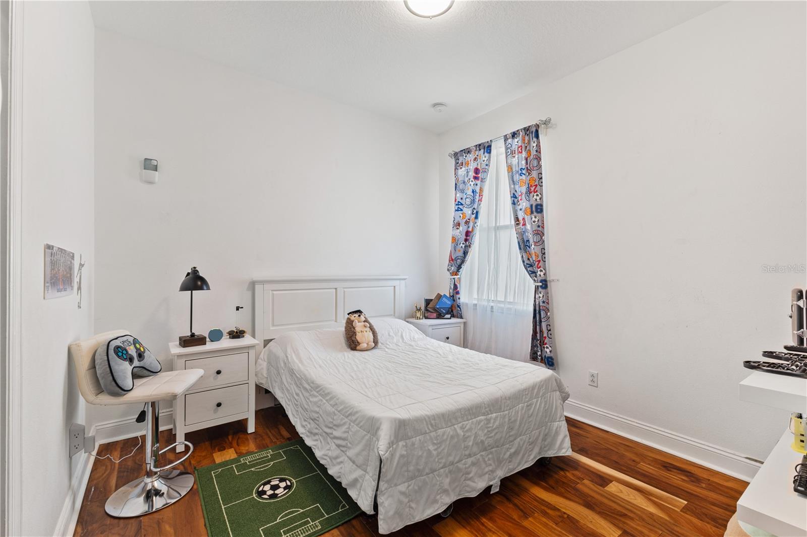 LAKES OF WINDERMERE PH 1 - Residential