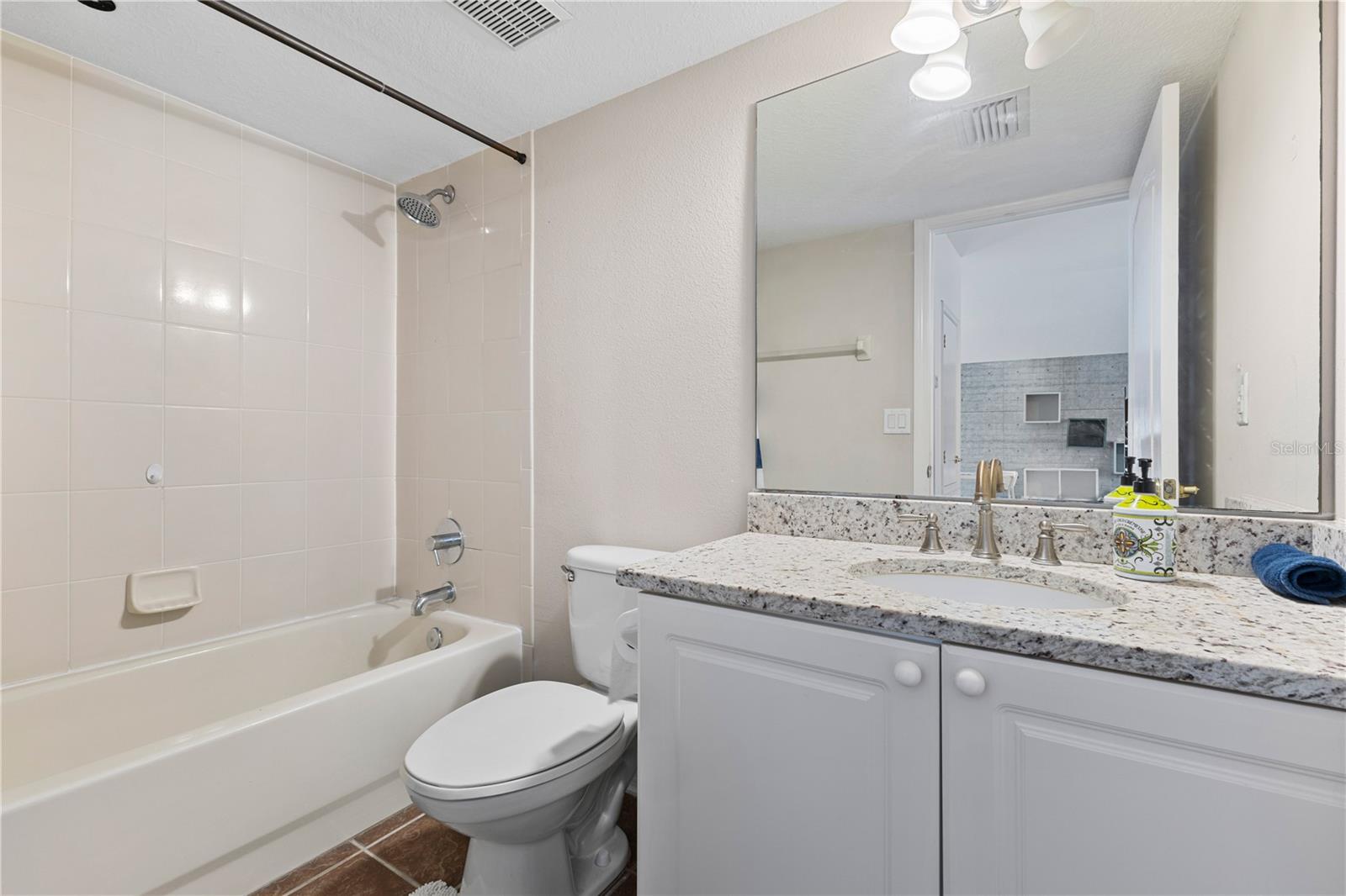 LAKES OF WINDERMERE PH 1 - Residential
