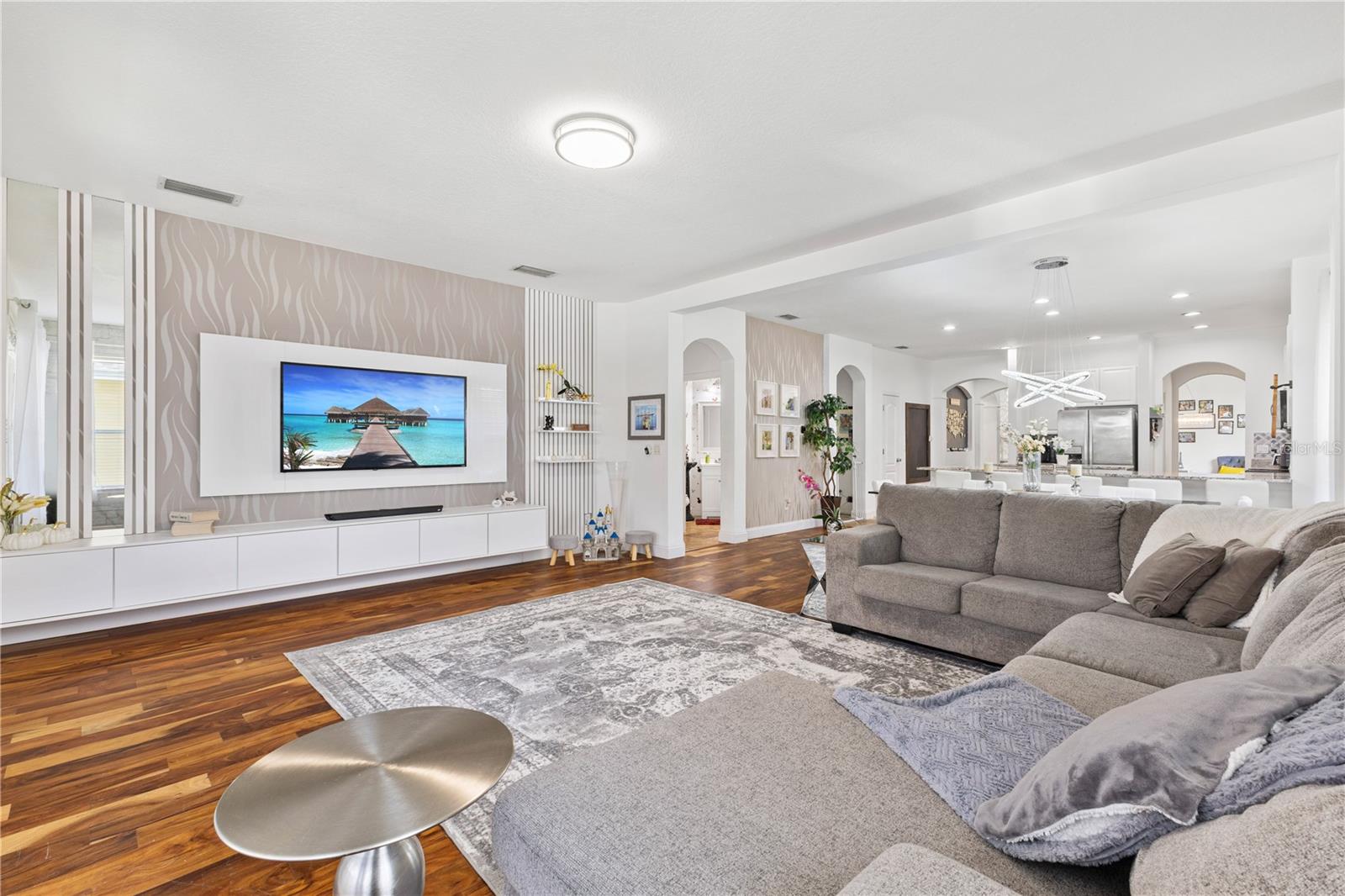 LAKES OF WINDERMERE PH 1 - Residential