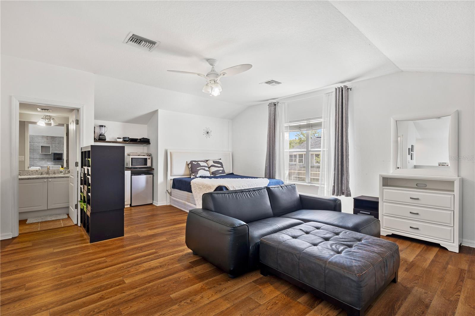 LAKES OF WINDERMERE PH 1 - Residential