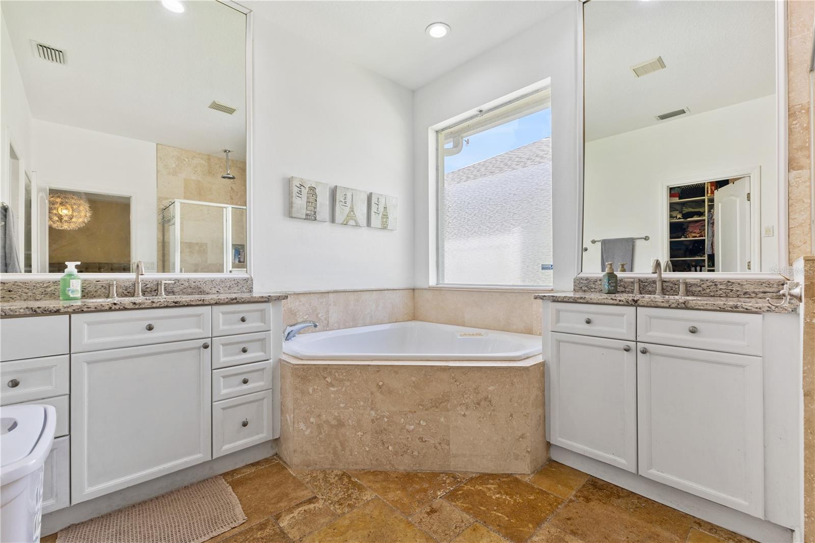 LAKES OF WINDERMERE PH 1 - Residential