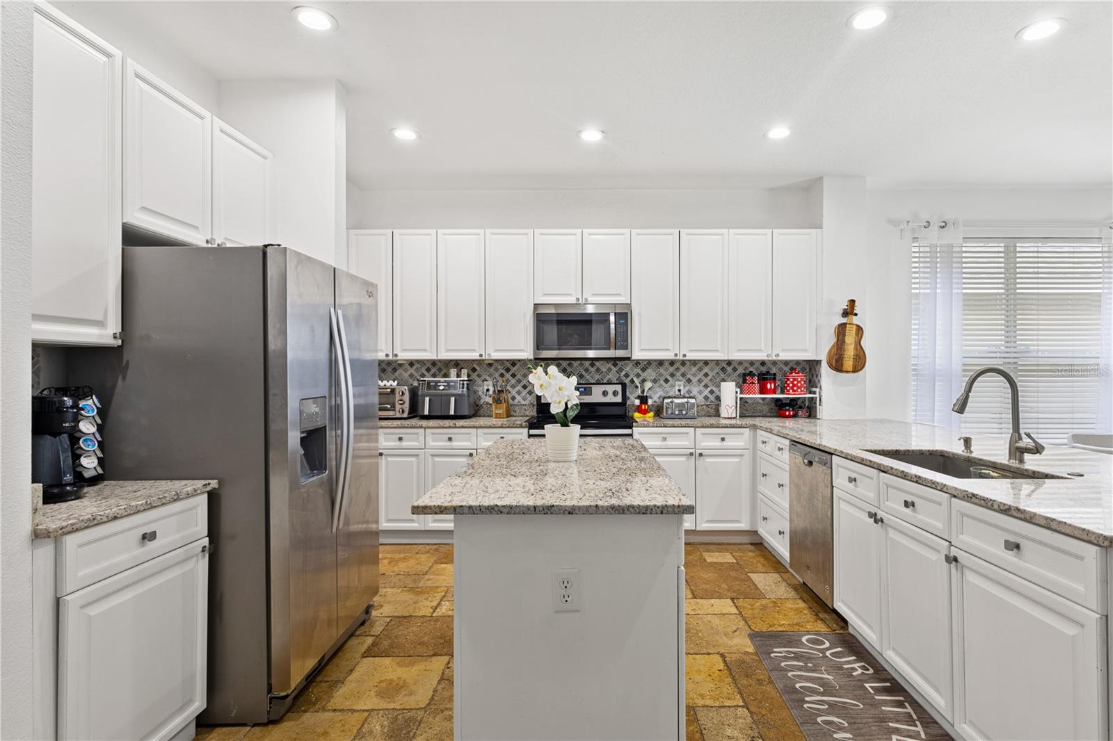 LAKES OF WINDERMERE PH 1 - Residential