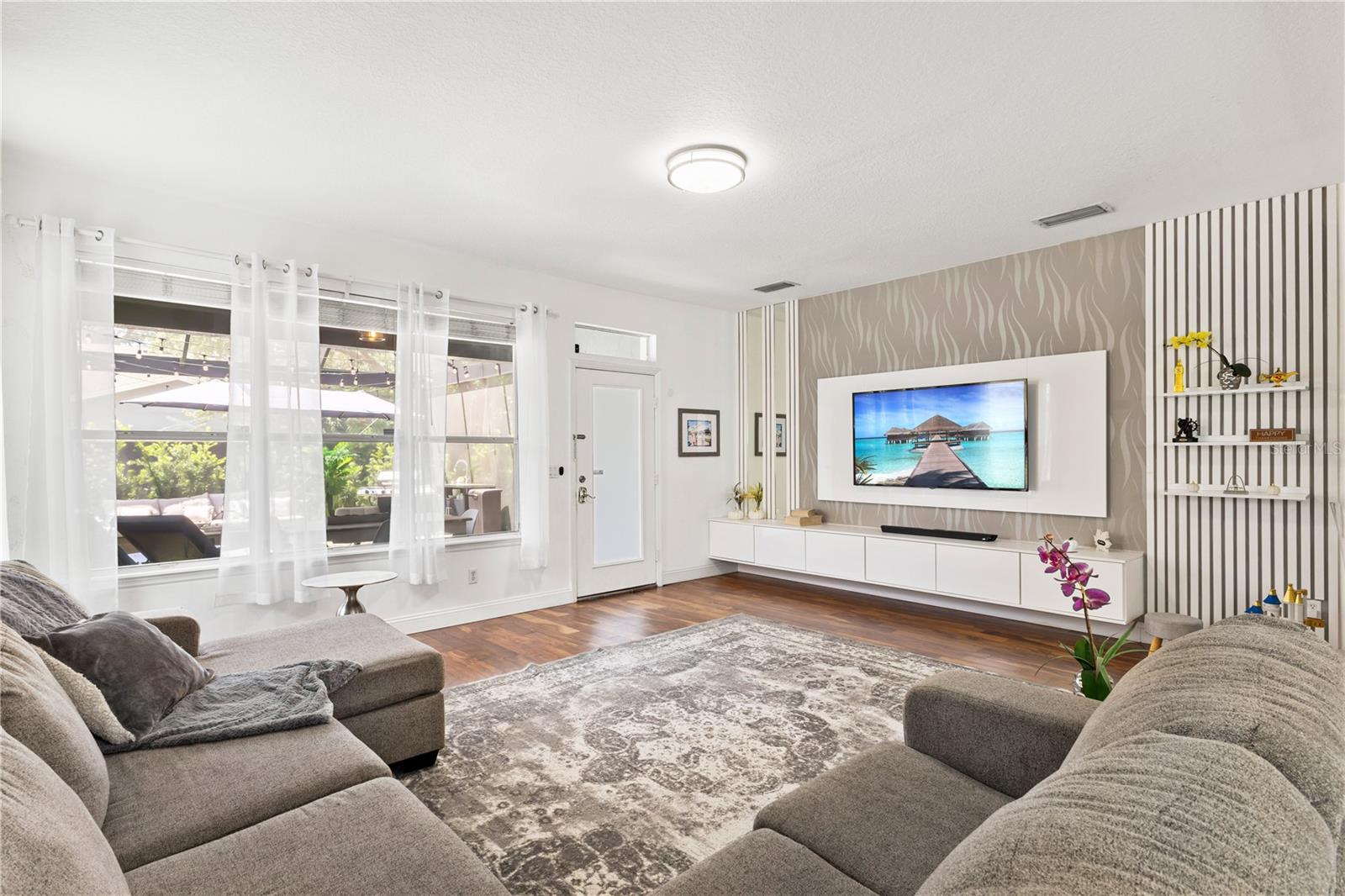 LAKES OF WINDERMERE PH 1 - Residential