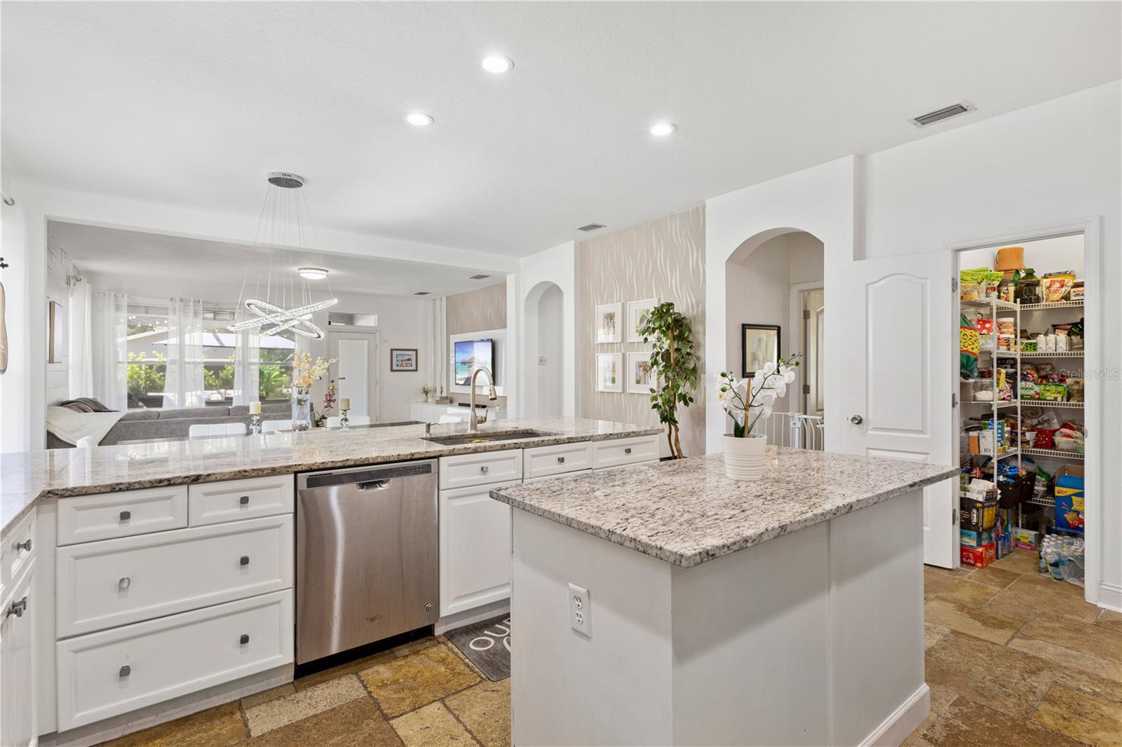 LAKES OF WINDERMERE PH 1 - Residential