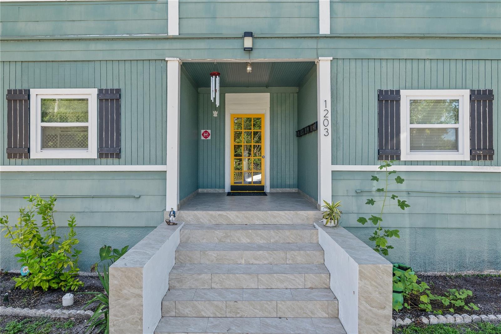 1203 N OSCEOLA AVENUE