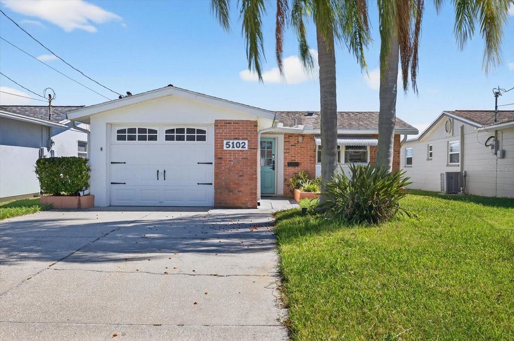 Photo of 5102 Blue Heron Drive, New Port Richey, FL 34652 (MLS # W7879560)