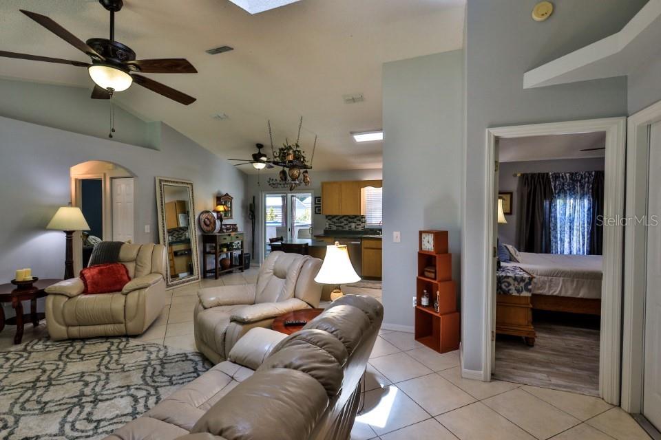 Florida Shores 01 - Residential