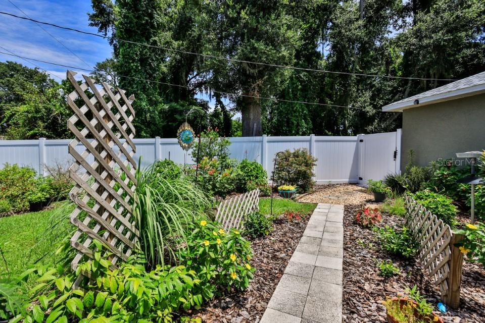 Florida Shores 01 - Residential