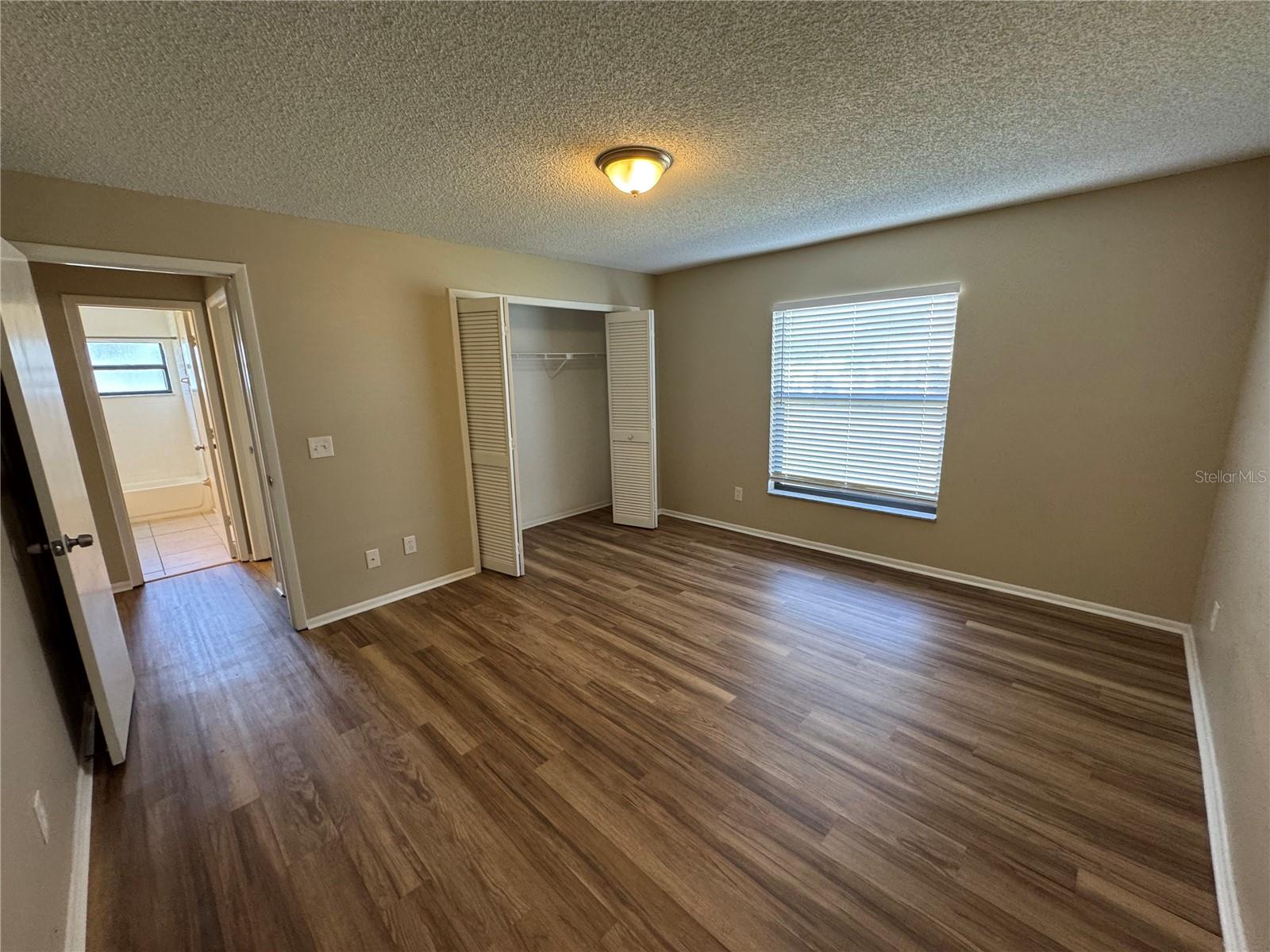 WHISPER LAKES - Residential