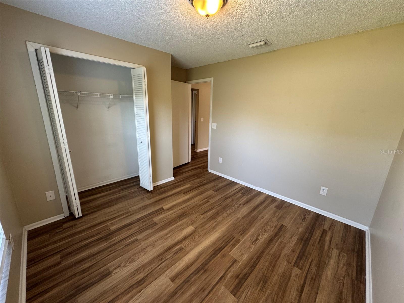 WHISPER LAKES - Residential