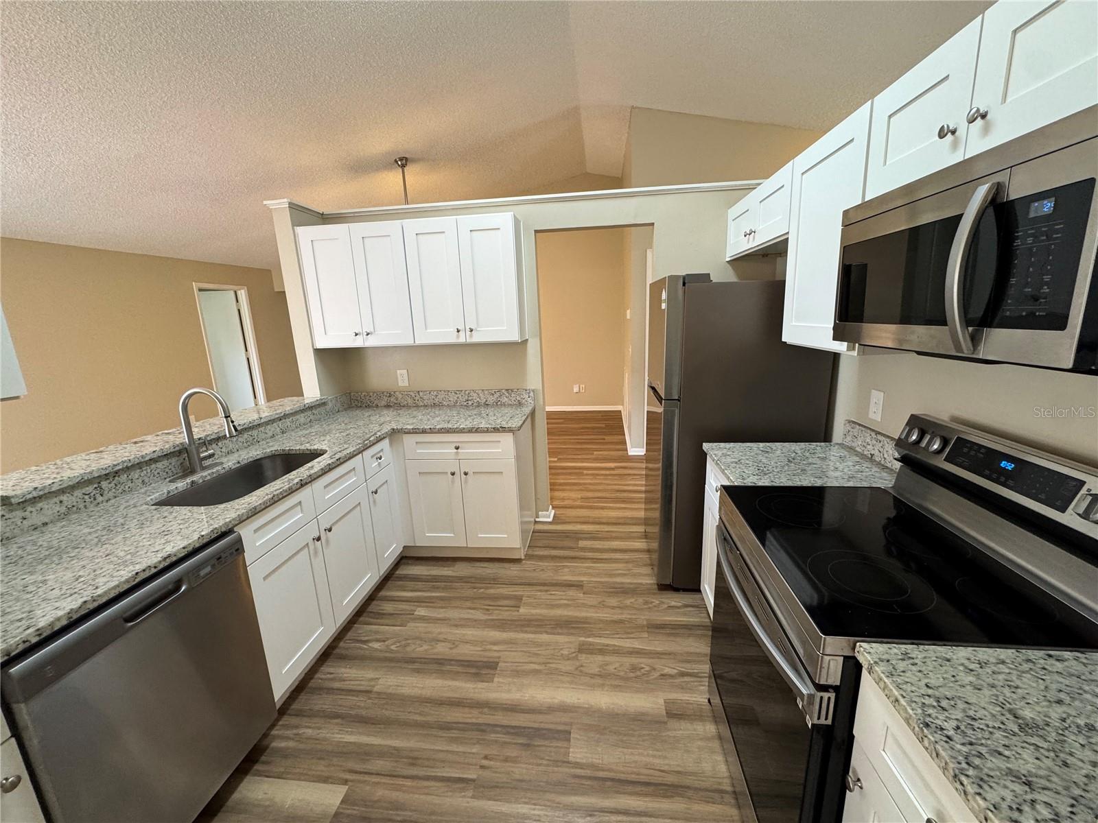 WHISPER LAKES - Residential