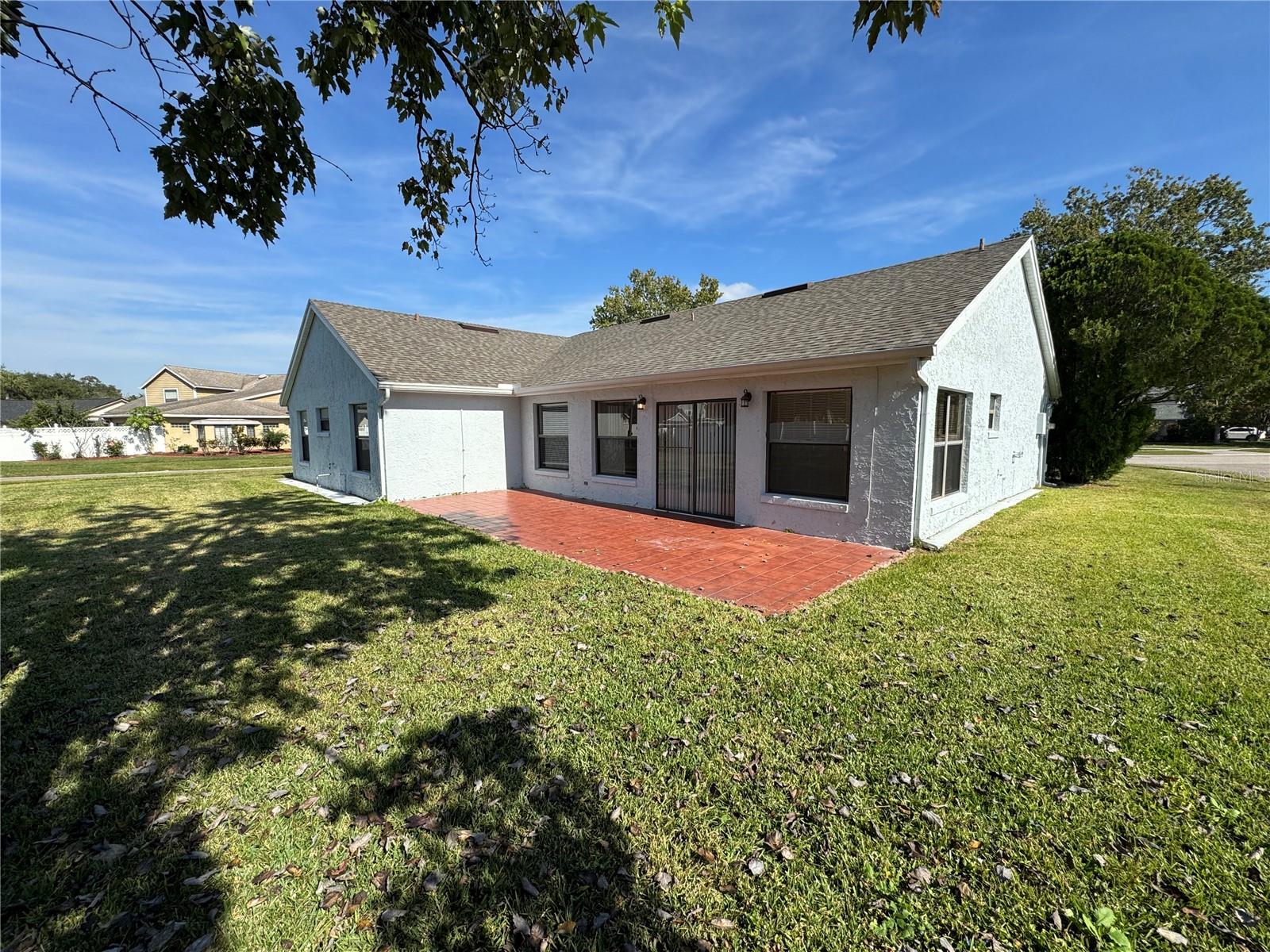 WHISPER LAKES - Residential