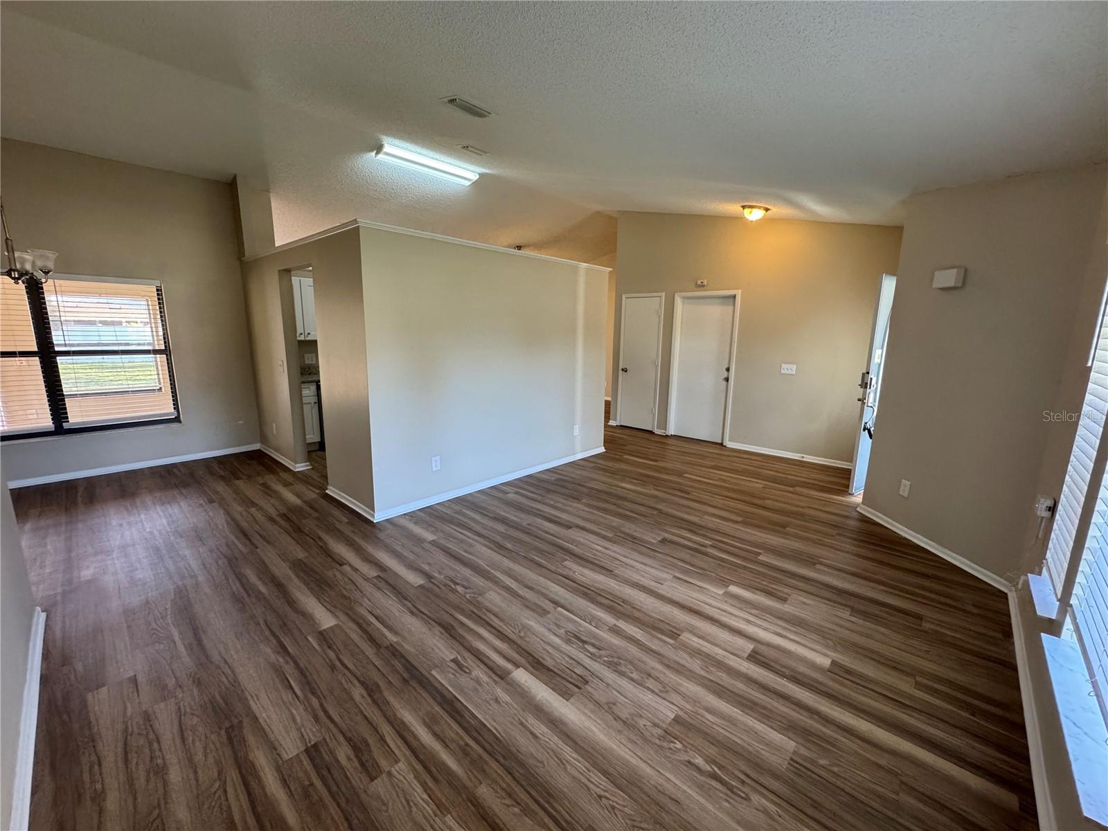 WHISPER LAKES - Residential