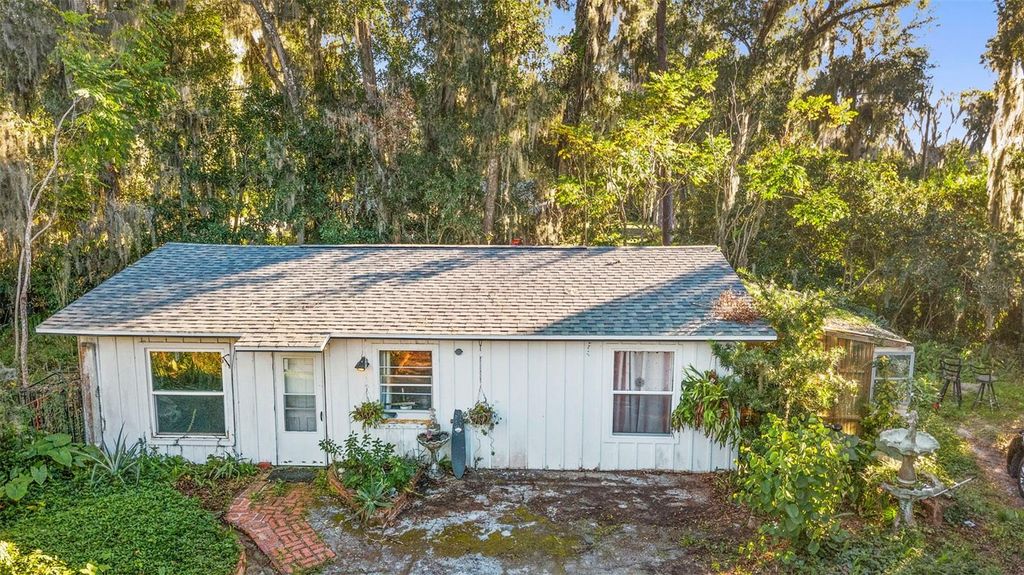 Photo of 925 N Sans Souci Avenue, Deland, FL 32720 (MLS # V4946244)