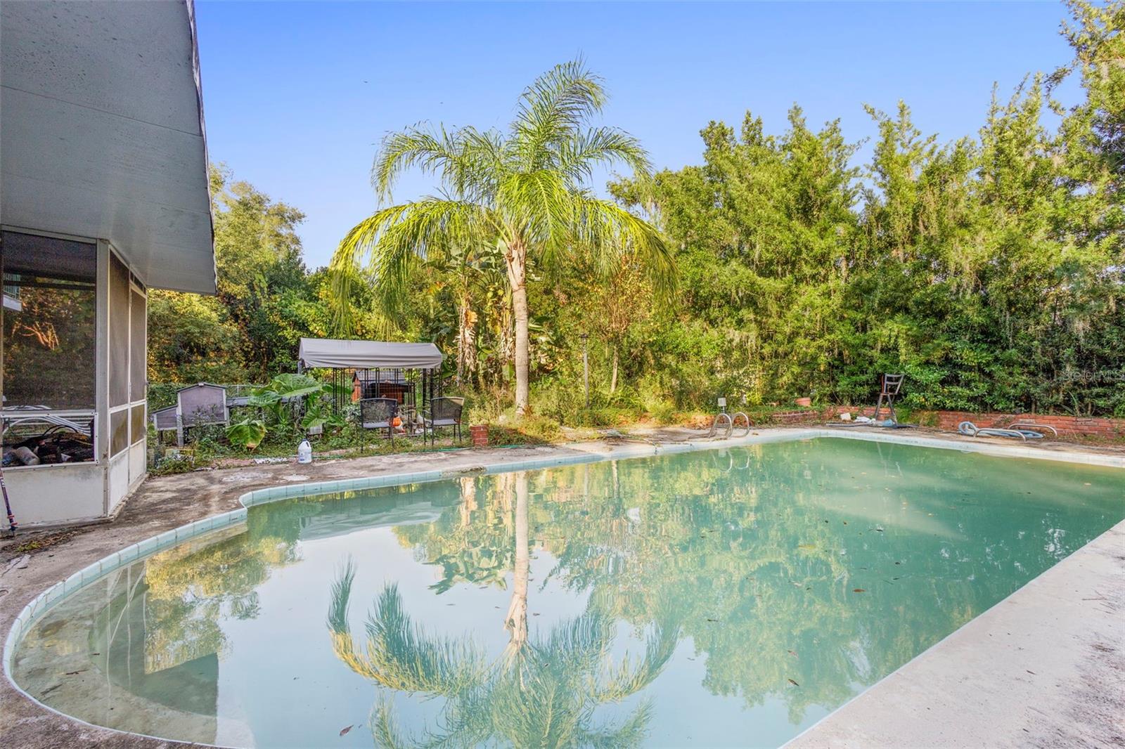 925 N SANS SOUCI AVENUE