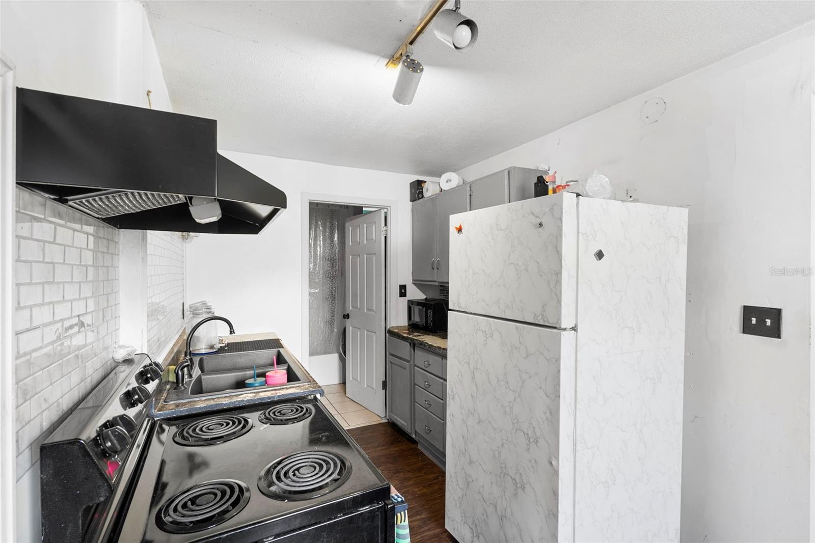 OAKWOOD SUB & PARCELS OPPOSIT - Residential