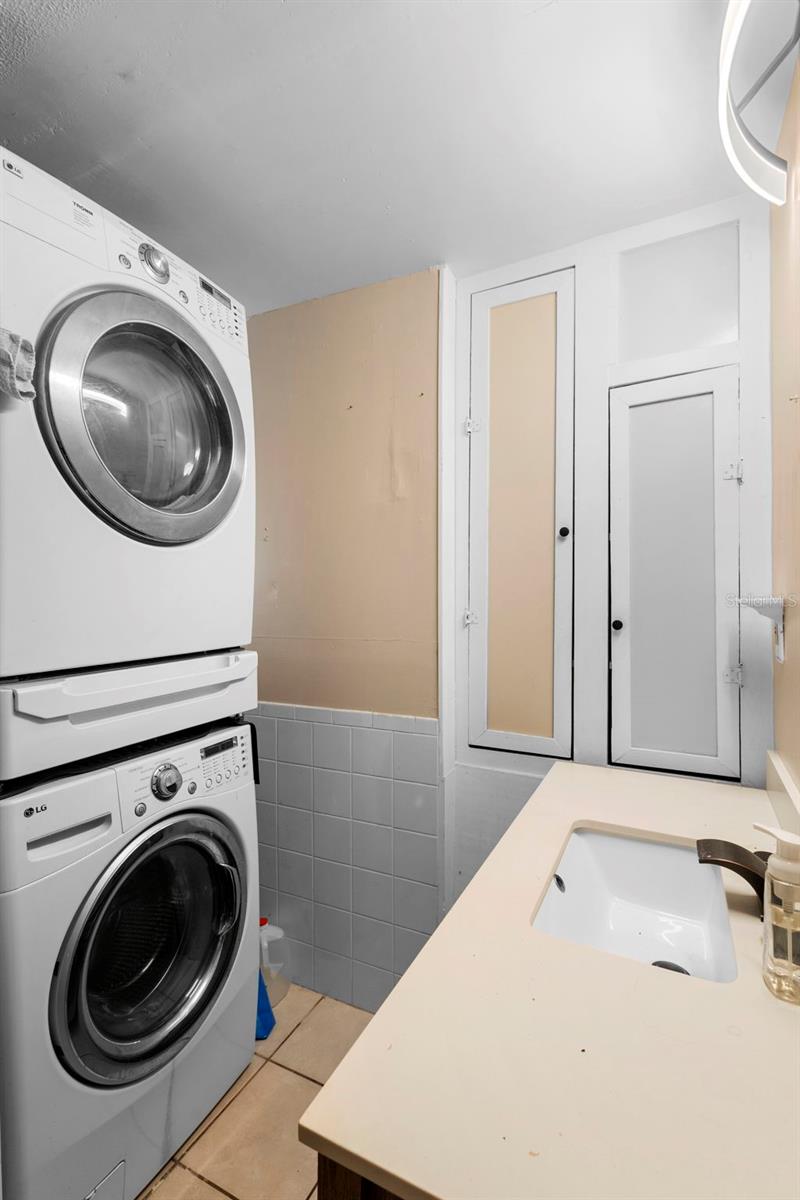 OAKWOOD SUB & PARCELS OPPOSIT - Residential