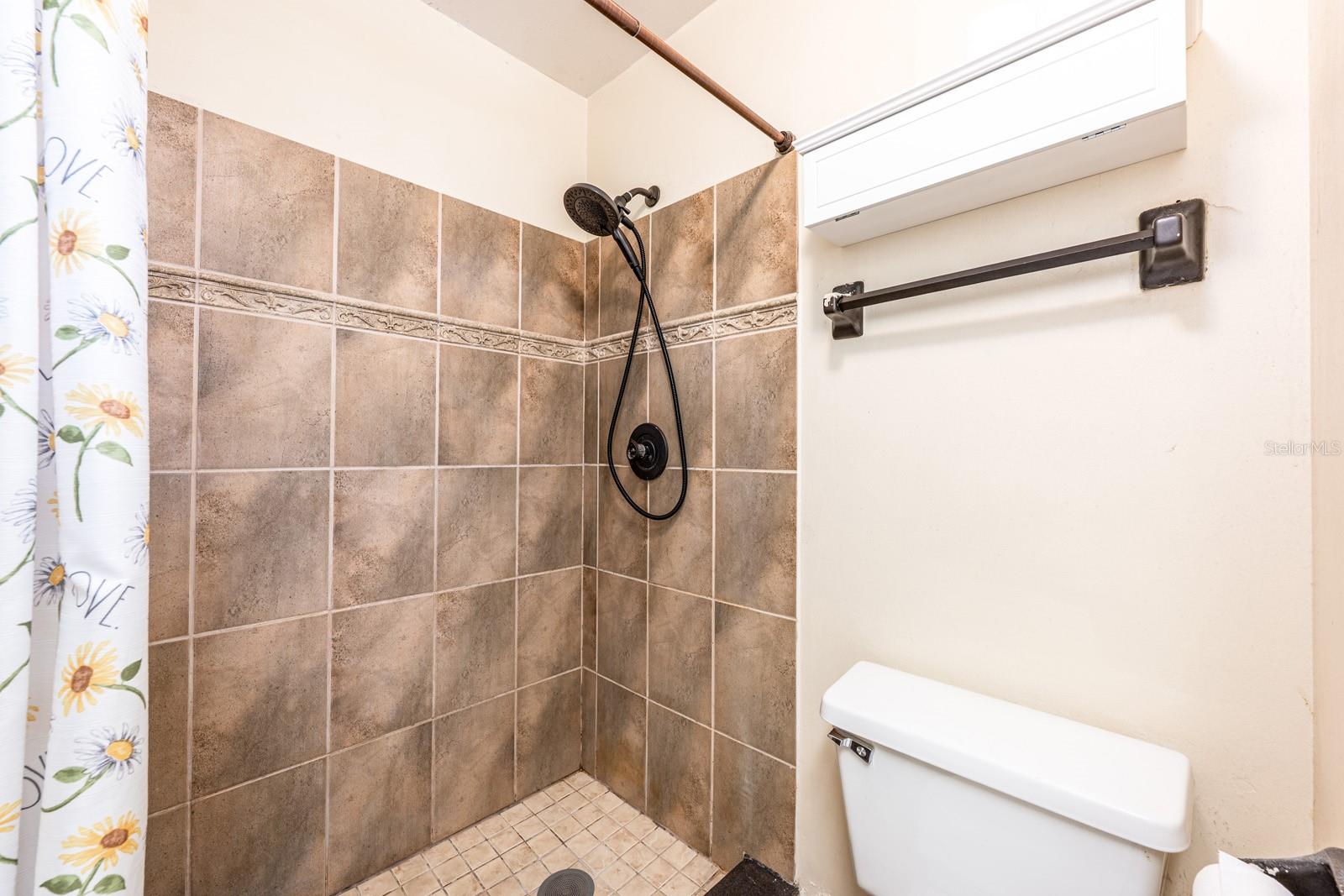 CURRY FORD WOODS - Residential