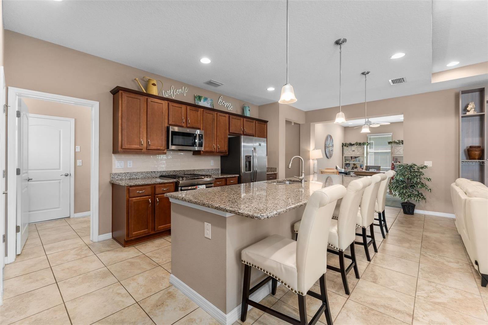5662 NW 40TH PL
