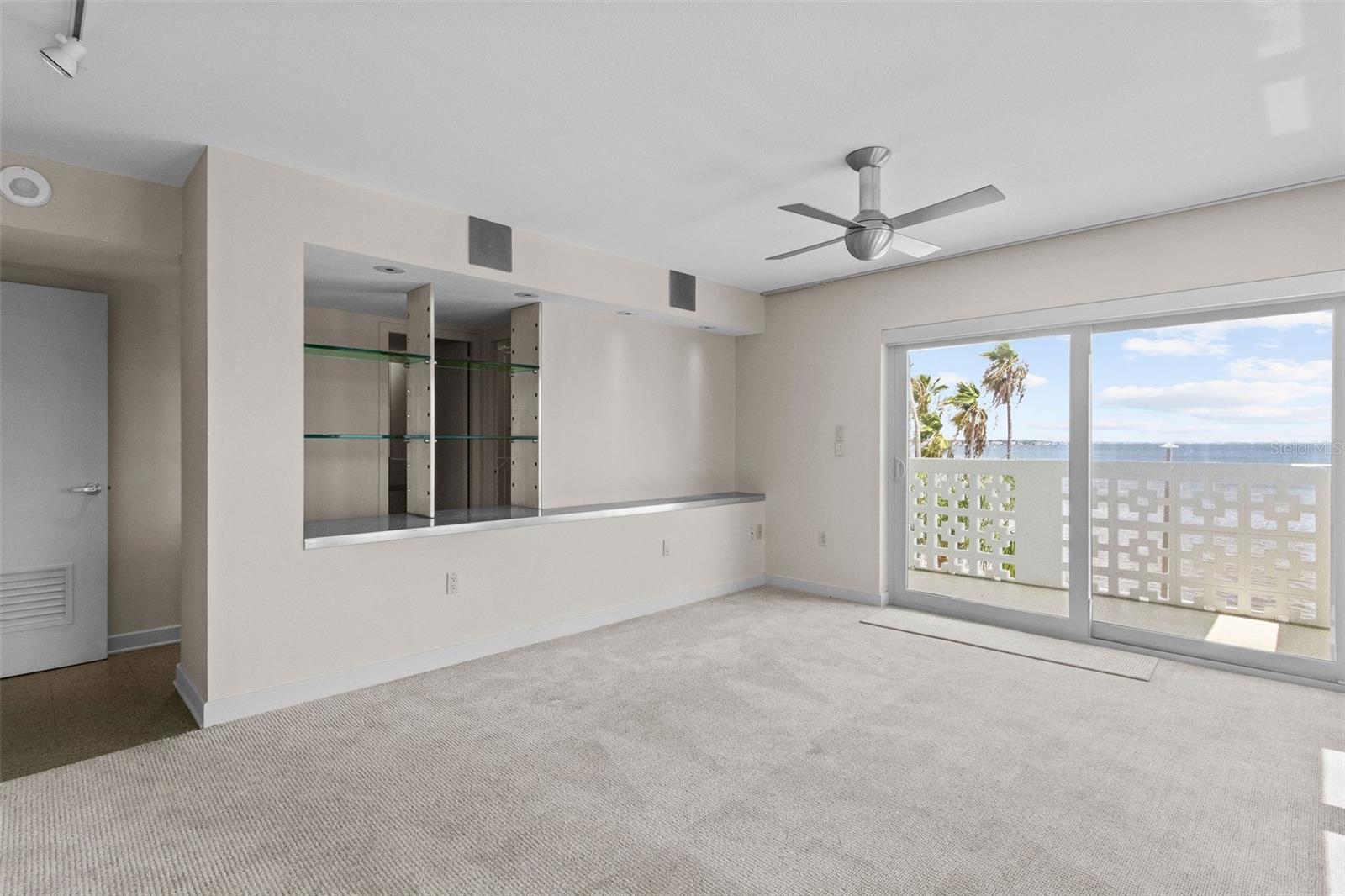 HARBOUR HOUSE CONDO - Residential