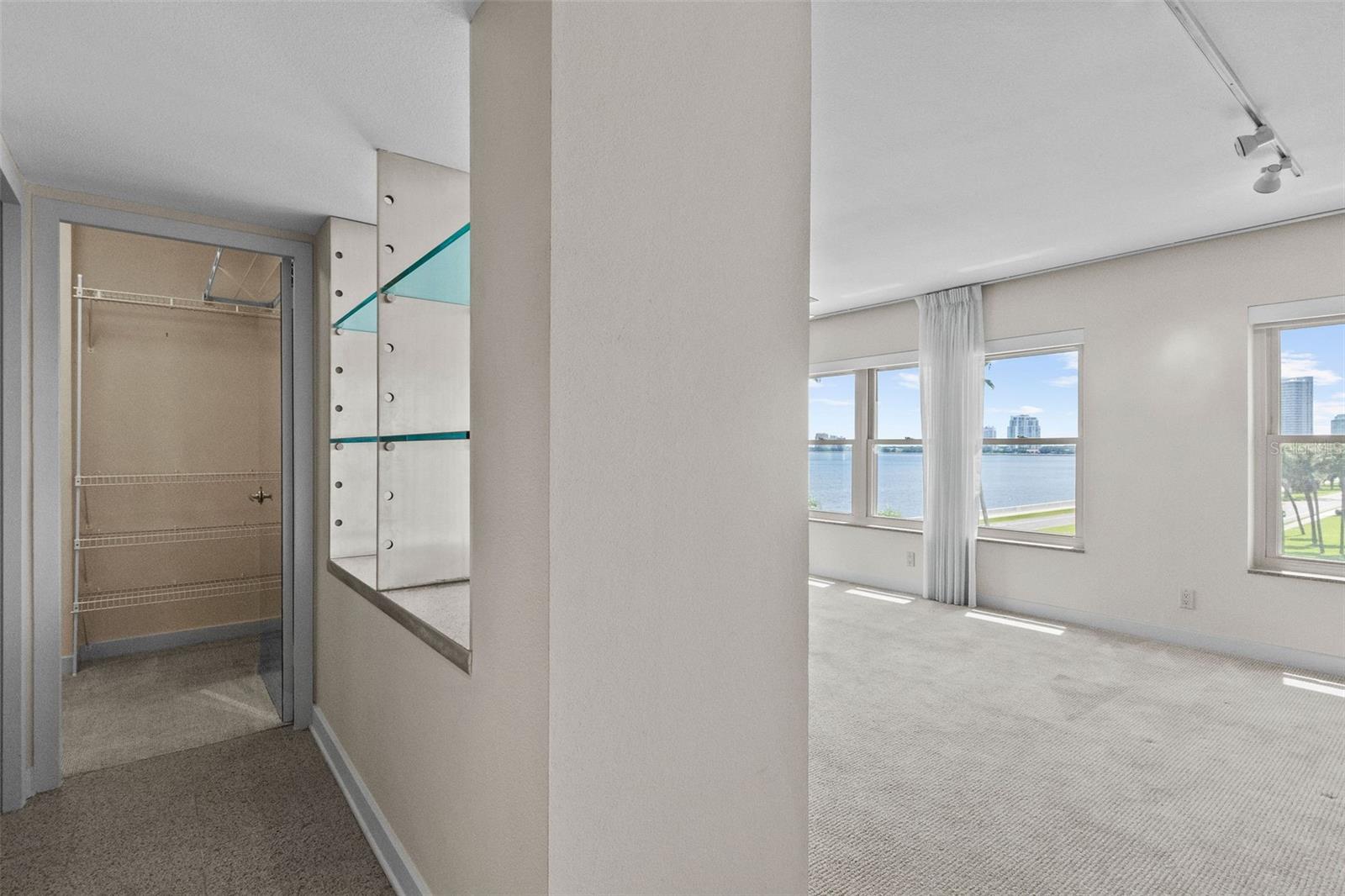 HARBOUR HOUSE CONDO - Residential