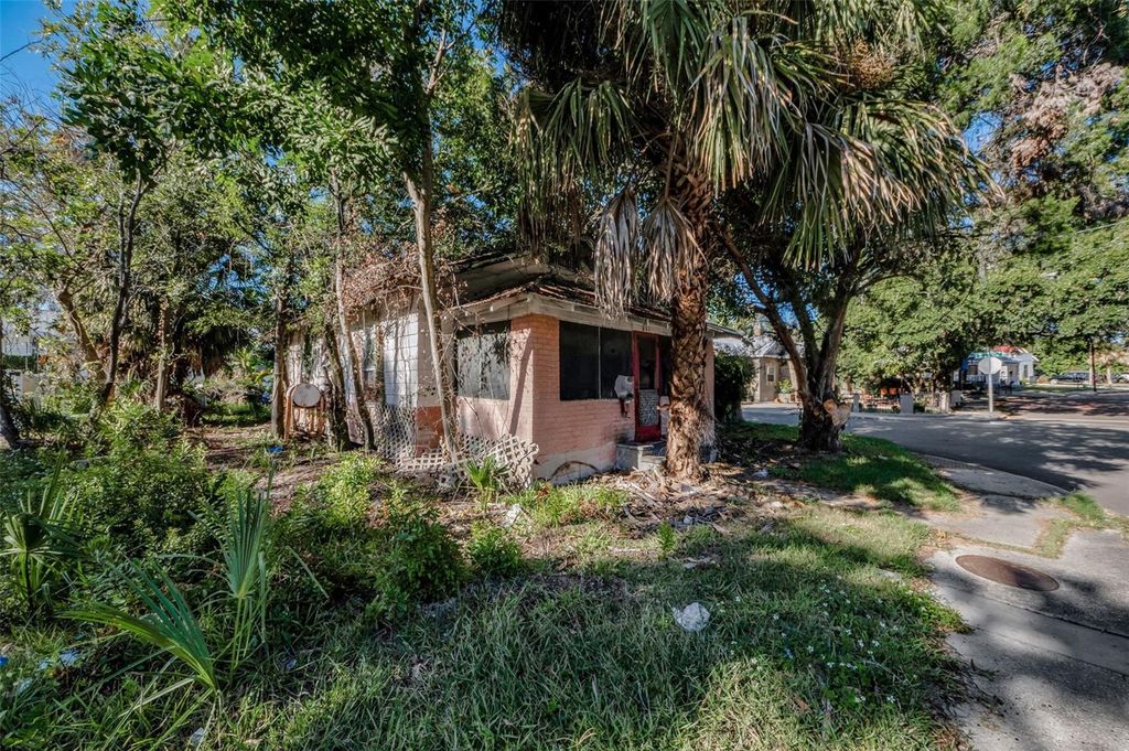 Photo of 431 Grand Boulevard, Tarpon Springs, FL 34689 (MLS # TB8448167)