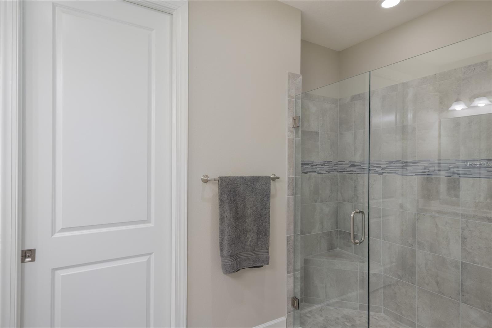 ESPLANADE PH VII - Residential