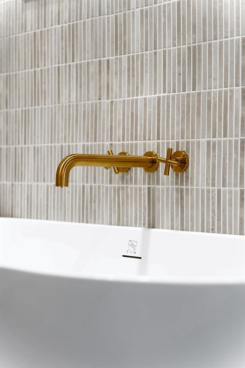 SOUTH VENICE - Residential