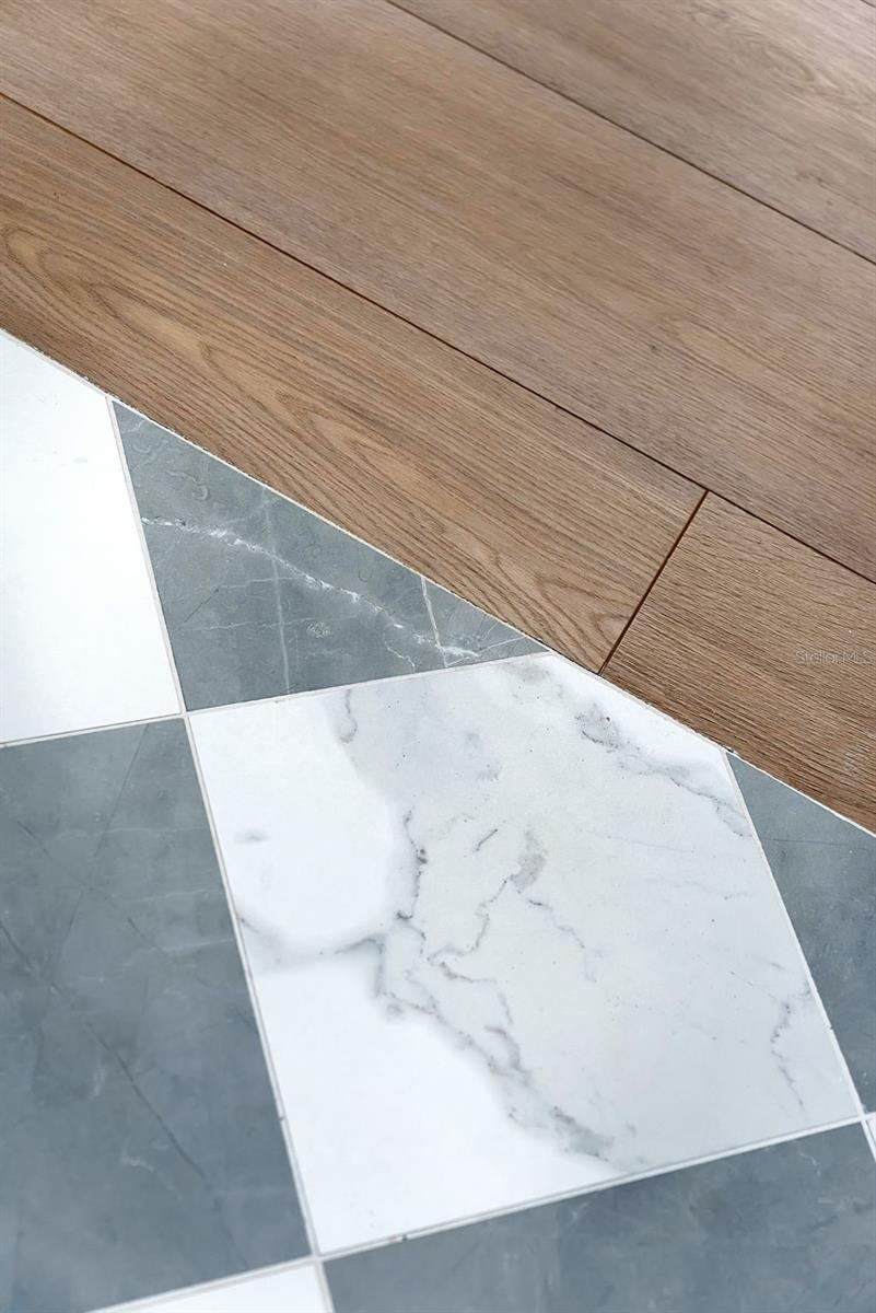 SOUTH VENICE - Residential
