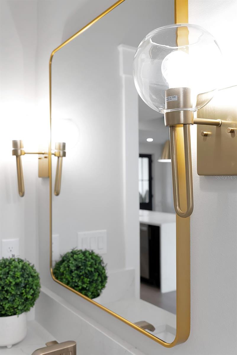 SOUTH VENICE - Residential
