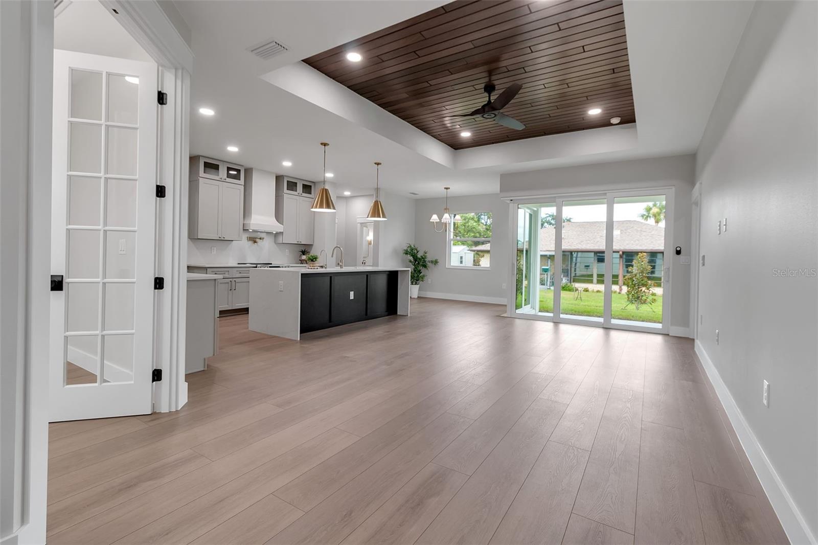 SOUTH VENICE - Residential