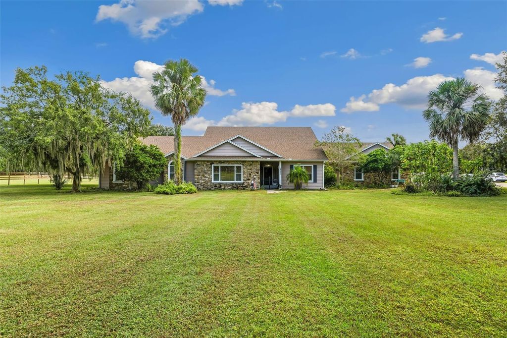 Photo of 39830 County Road 452, Leesburg, FL 34788 (MLS # O6349744)