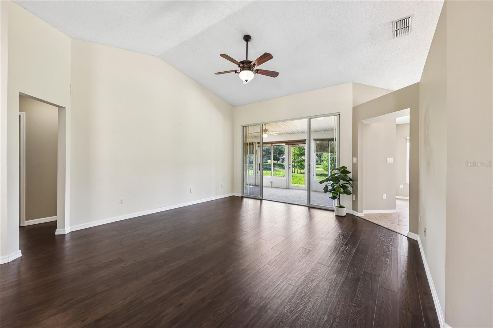 PLANTATION AT LEESBURG GLEN EAGLE VILLAGE TR A-E - Residential