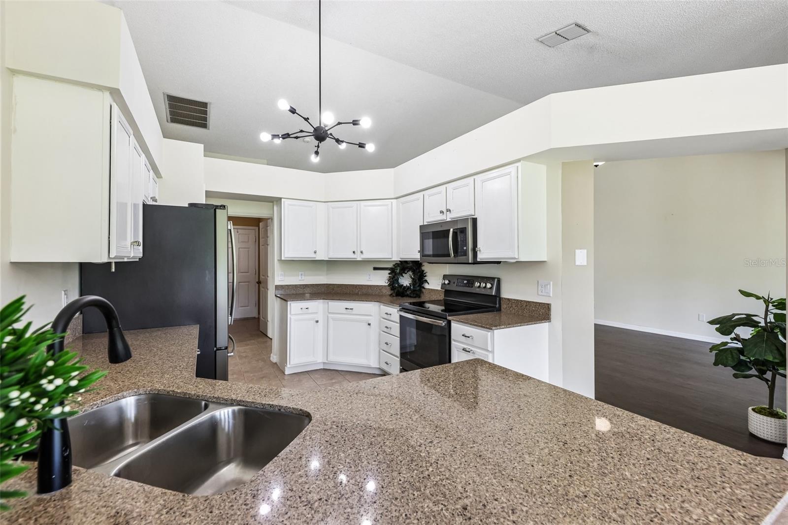 PLANTATION AT LEESBURG GLEN EAGLE VILLAGE TR A-E - Residential