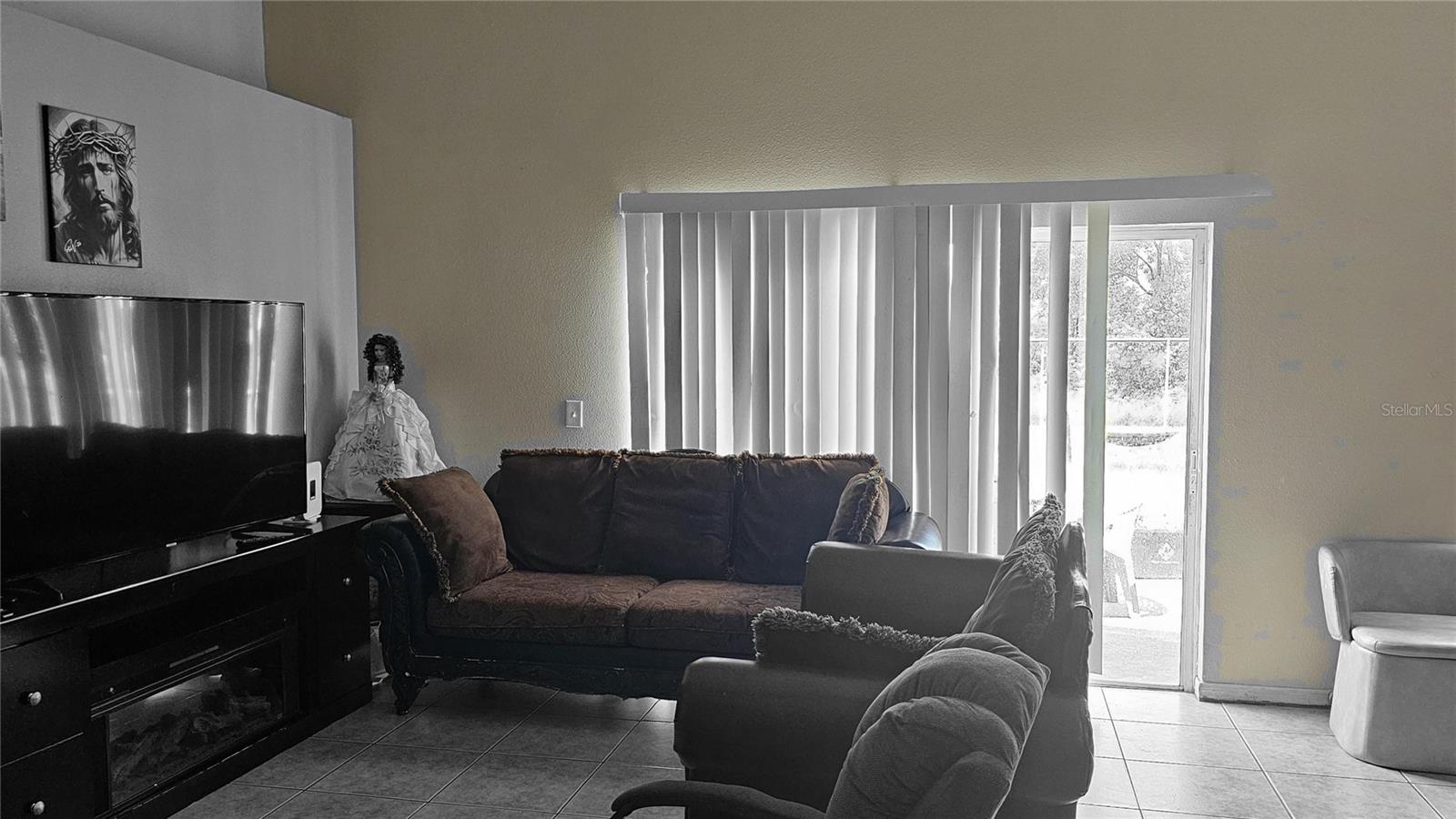 1055 BLUEGRASS DRIVE