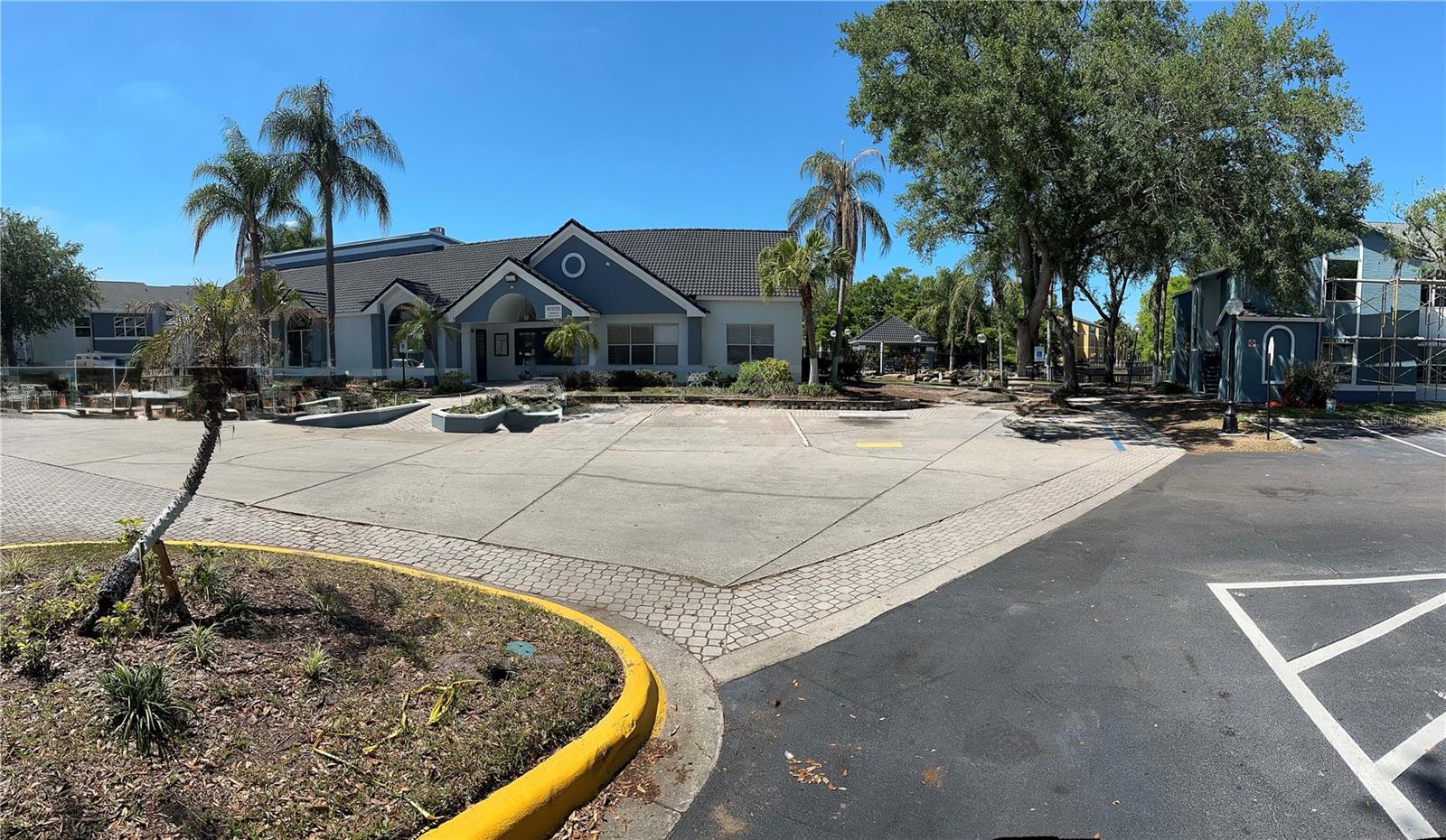 5761 GATLIN AVENUE 526