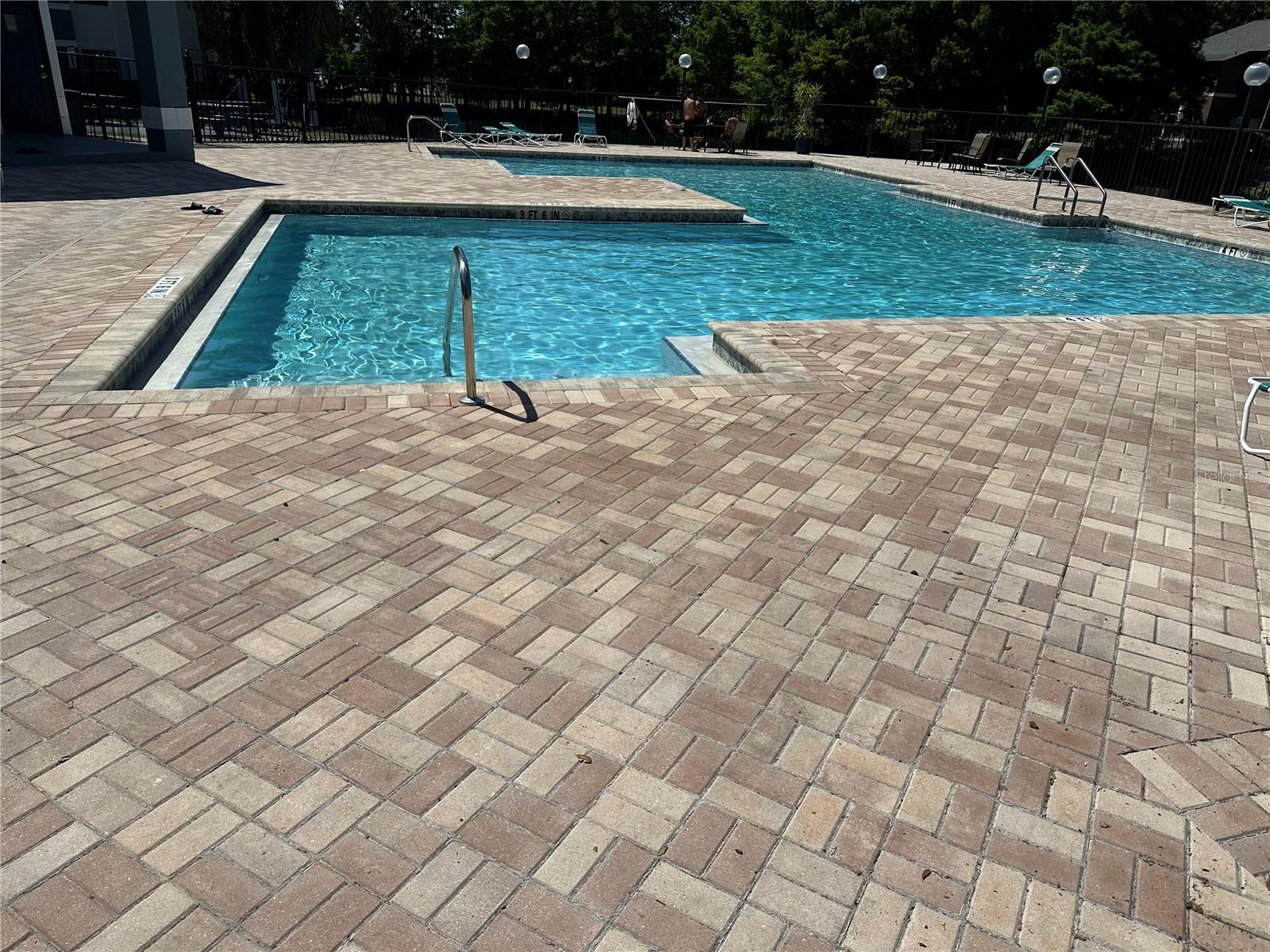 VENETIAN PLACE - Residential