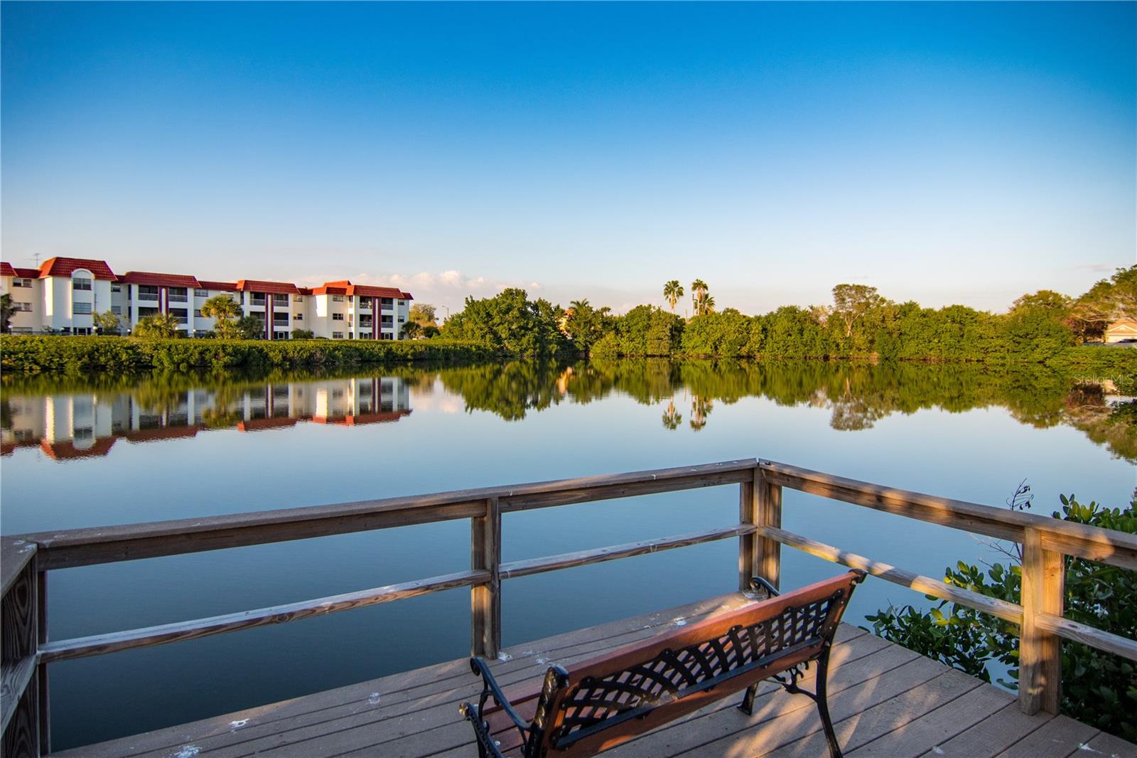 LAKE OVERLOOK APTS - Residential Lease