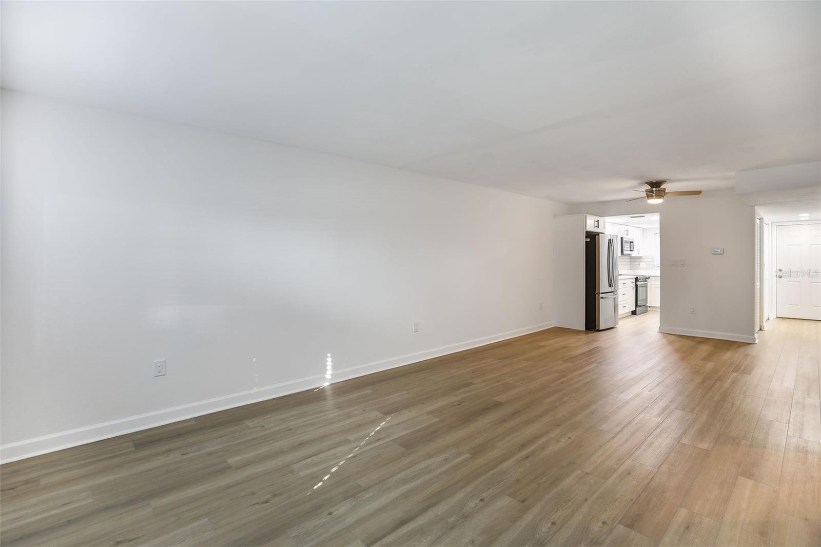 LAKE OVERLOOK APTS - Residential Lease