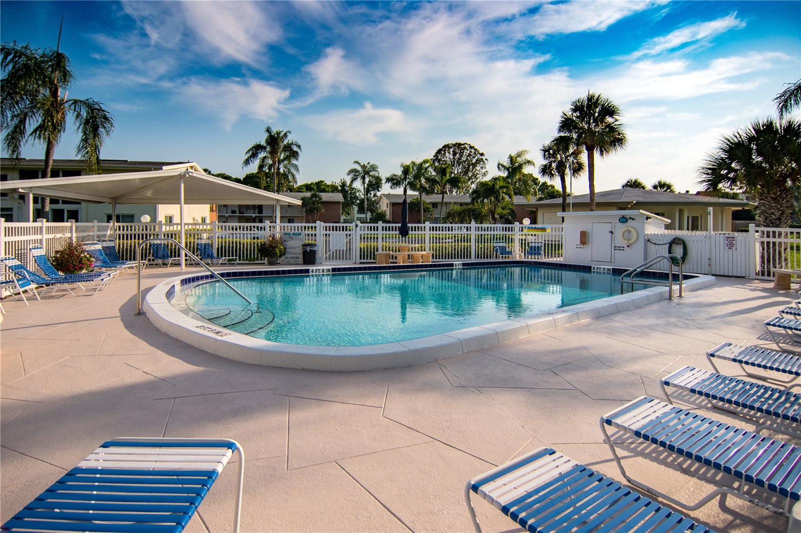 LAKE OVERLOOK APTS - Residential Lease