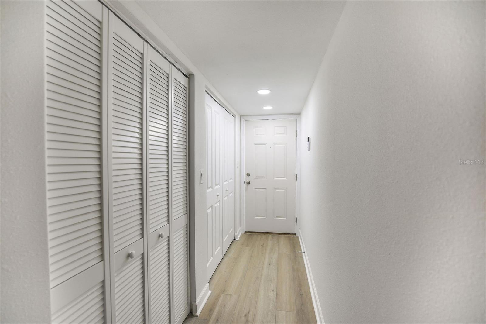 LAKE OVERLOOK APTS - Residential Lease
