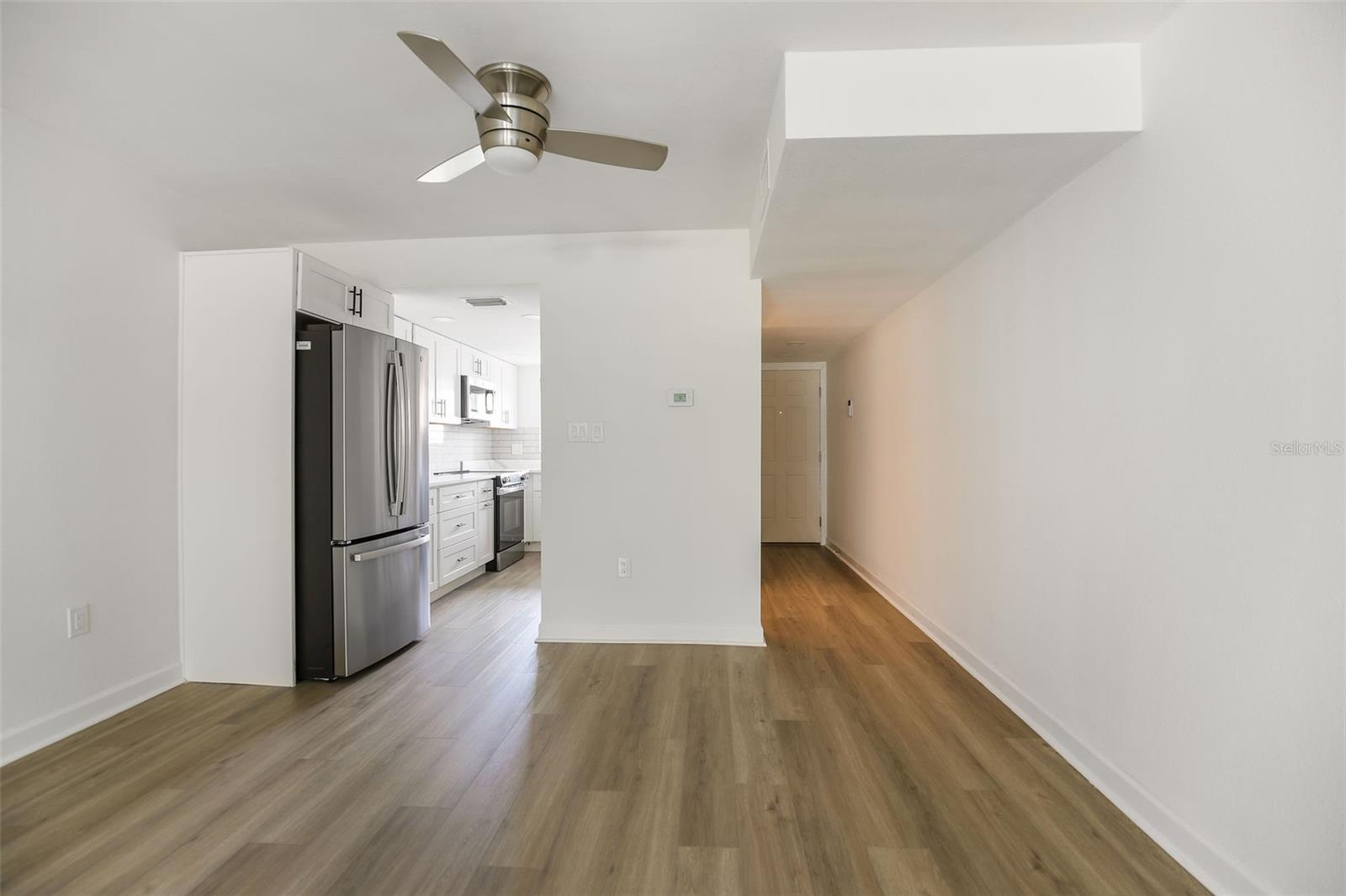 LAKE OVERLOOK APTS - Residential Lease
