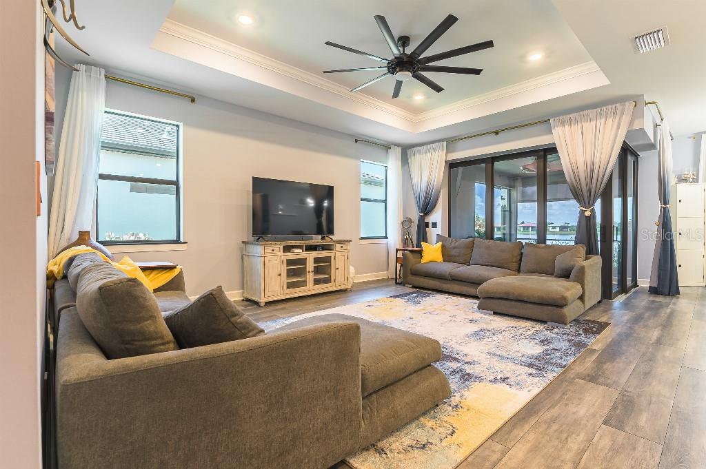7683 SUMMERLAND COVE