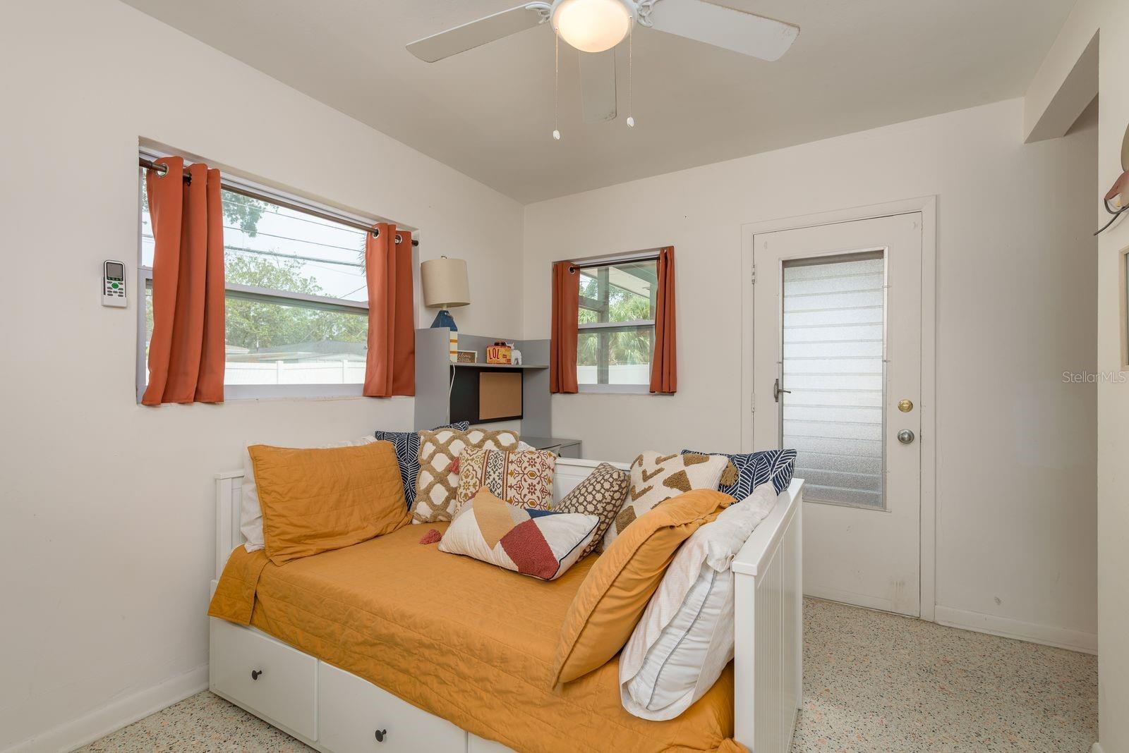 HARBOR HEIGHTS MANOR - Residential