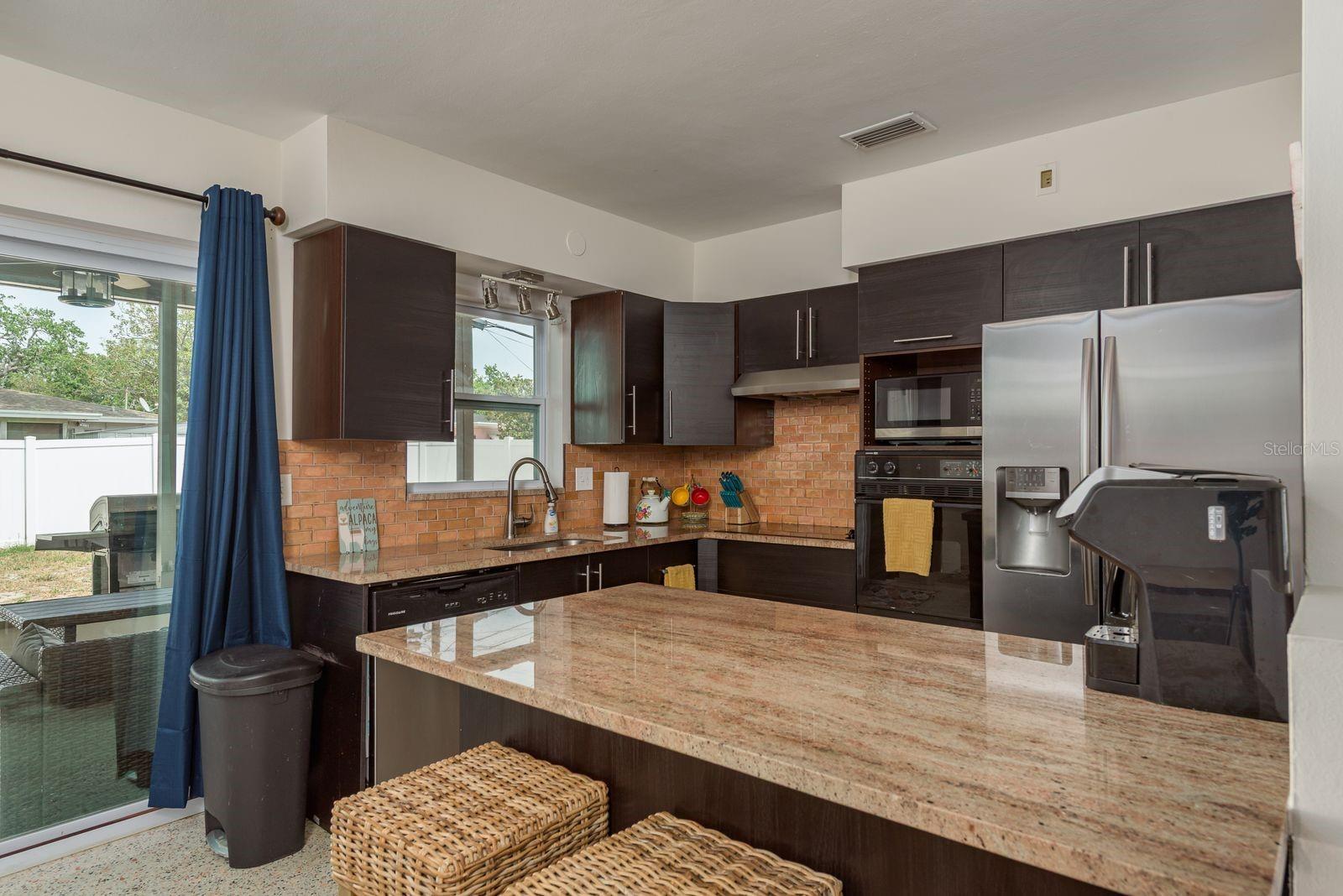 HARBOR HEIGHTS MANOR - Residential