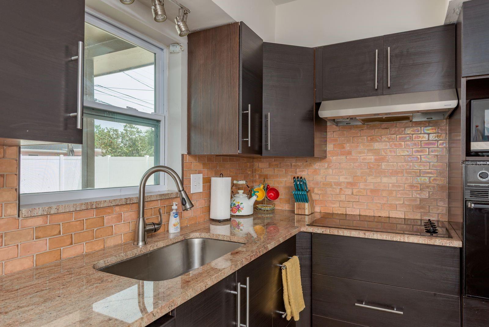 HARBOR HEIGHTS MANOR - Residential