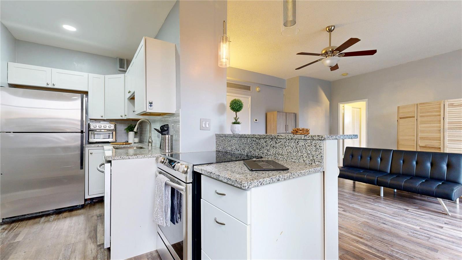 BAYSHORE ROYAL CONDO - Residential