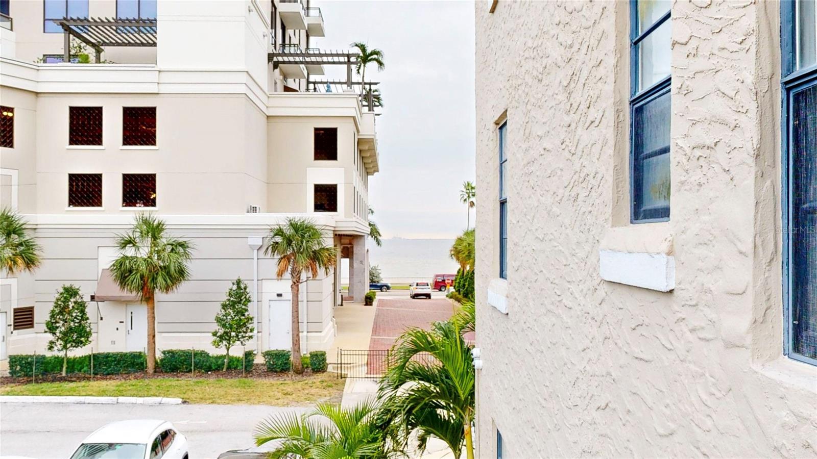 BAYSHORE ROYAL CONDO - Residential