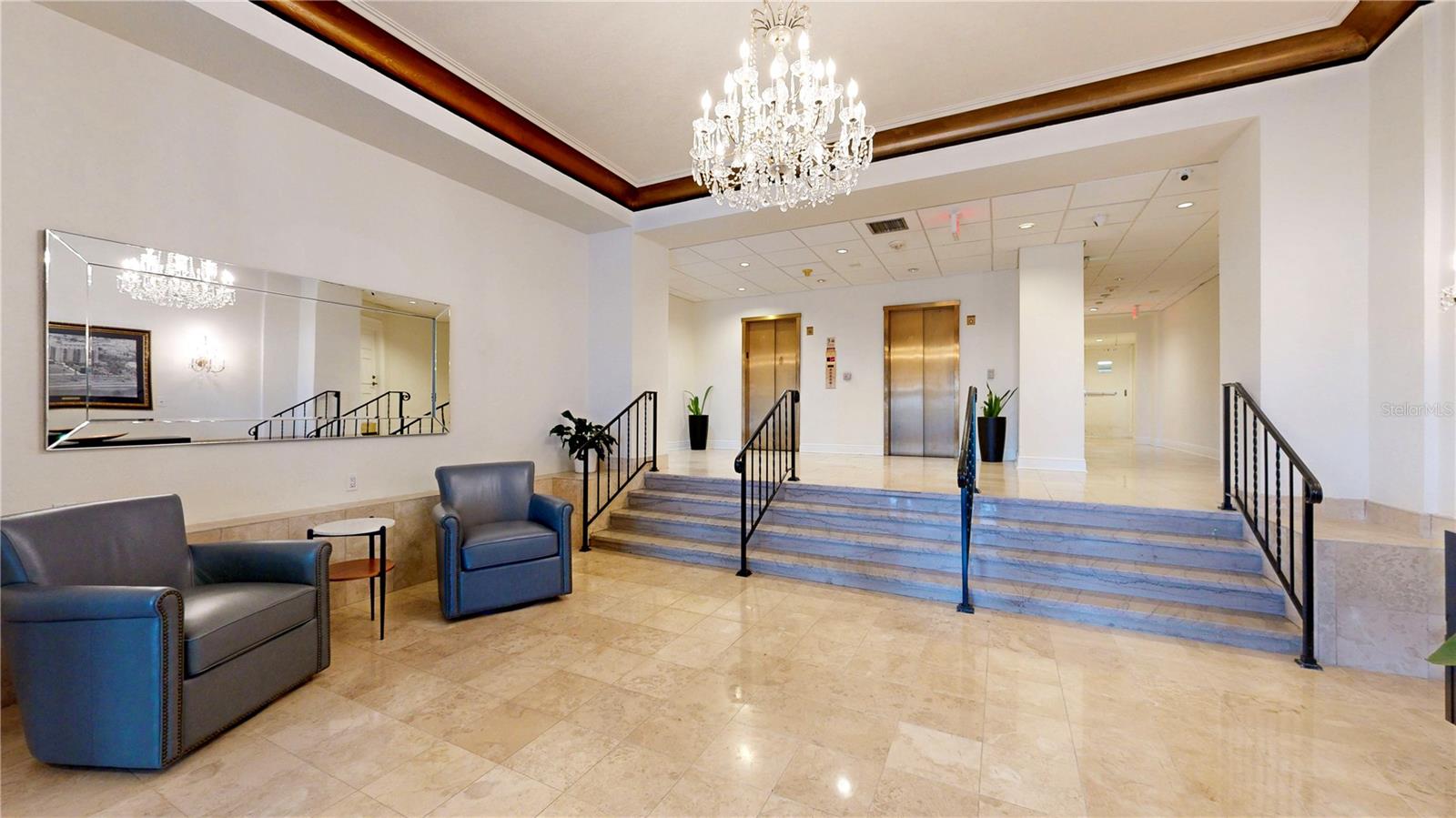 BAYSHORE ROYAL CONDO - Residential