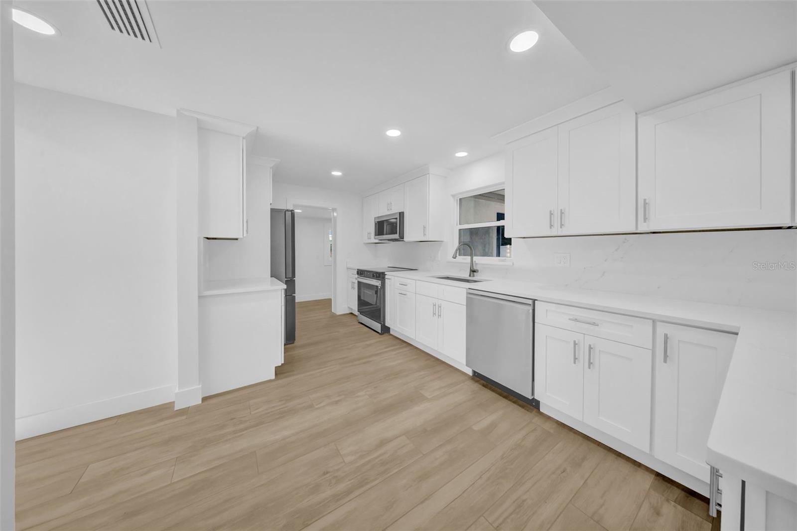 HENDERSON BEACH - Residential